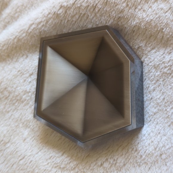 Kendra Scott Jewelry - Kendra Scott jewelry holder grey color